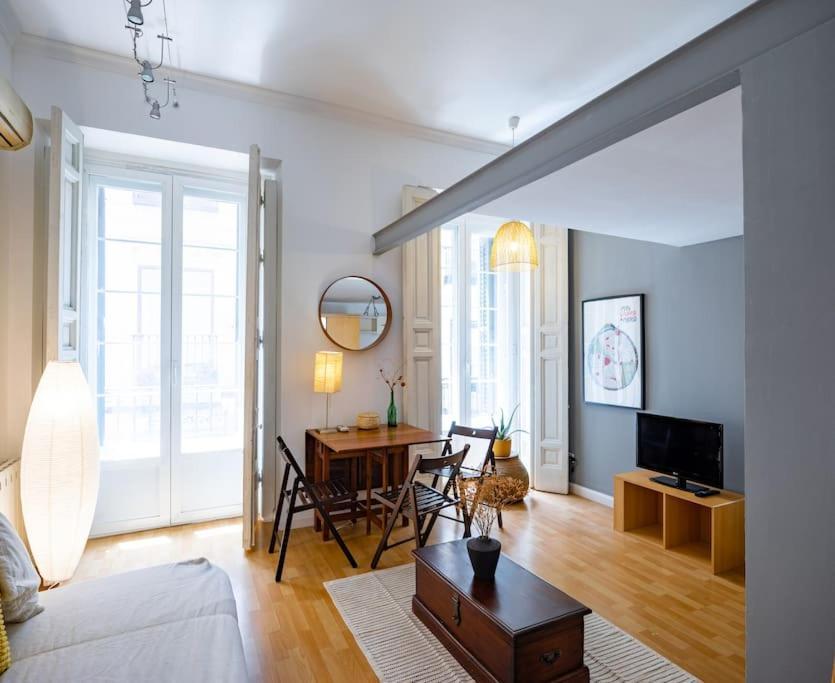 Beautiful Apartment In Malasana For 3 Pax - Ferrer Madrid Exterior photo